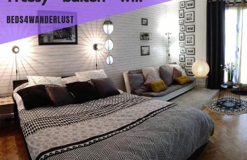 Antony Apartment | Le Parisien T1Antony-Berny by Beds4Wanderlust - 35m2 avec Balcon - Aéroport Orly 5miles - Train Station RER B ORLYVAL 1mile