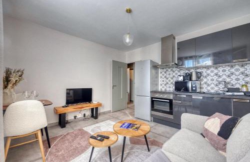 Saint-Martin-d'Heres Apartment | Le Perroquet - Parking - Campus