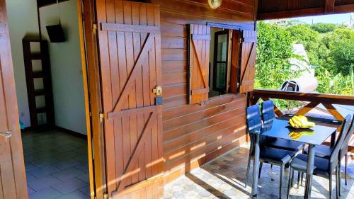 Sainte-Suzanne House | Le petit chalet