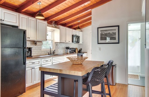 Black Mountain Cottage | 'Le-Petit Chalet' w/Fire Pit ~ 15 Mi to Asheville