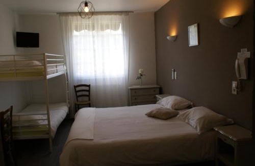 Les Angles Hotel | Le Petit Manoir Hotel Provence