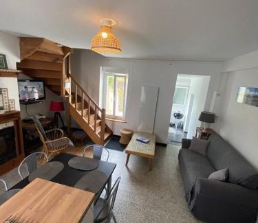 Audresselles House | Le Petit Noirda