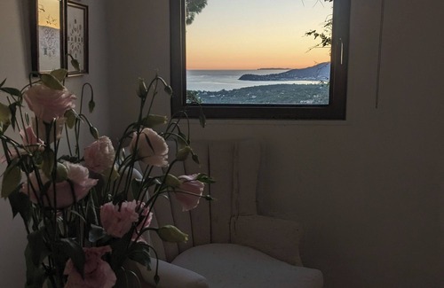 Ramatuelle Villa | Le Petit Paradis Luxurious Seclusion with Infinity Pool in the Heart of Provence