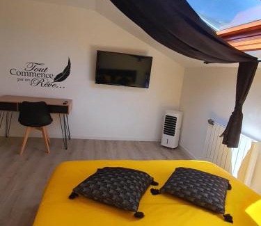 Oyonnax Apartment | "Le Petit Paradis" au Centre Ville d'Oyonnax