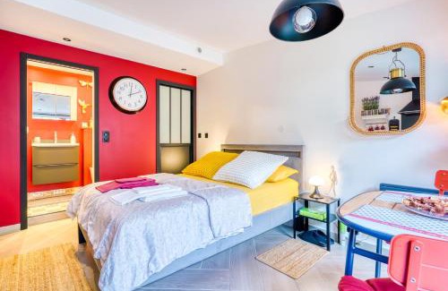 Pantin Apartment | Le Petit Parisien- Bienvenue - Netflix - Terrasse - Parking - Porte de Paris - Climatisation - Guide visite à Paris OFFERT