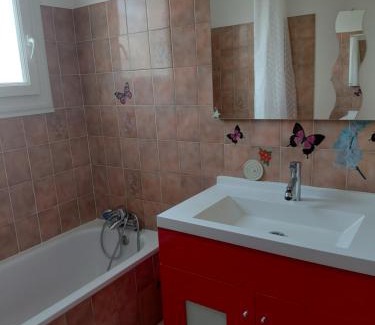 Saint-Sulpice-de-Royan House | Le prés long