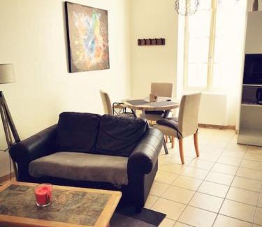 Villeneuve-sur-Yonne Apartment | Le Puits d'Amour