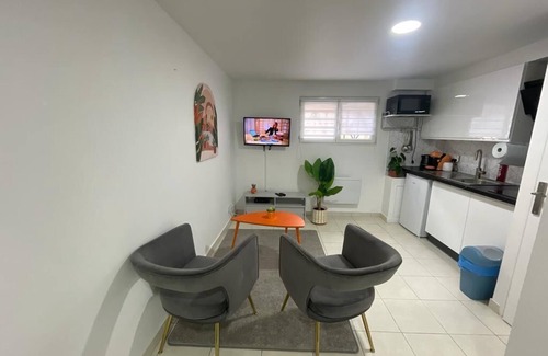 Bobigny Apartment | Le Refuge Coloré à 15 Minutes de Paris