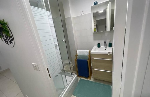 Bobigny Apartment | Le Refuge Coloré à 15 Minutes de Paris