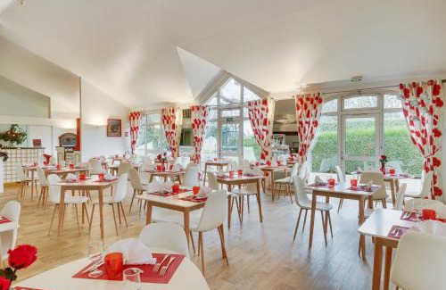 Voisins-le-Bretonneux Hotel | Le Relais de Voisins