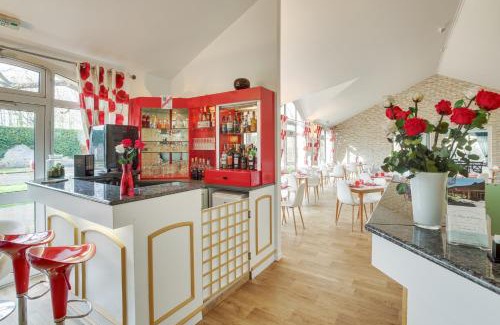 Voisins-le-Bretonneux Hotel | Le Relais de Voisins