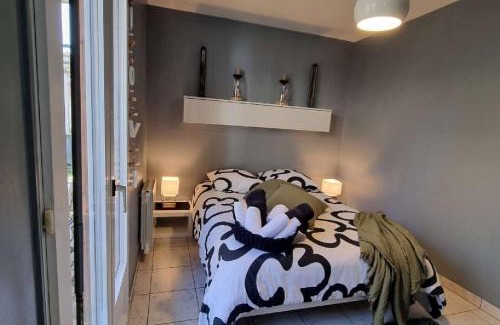La Demi-Lune House | Le Rethel