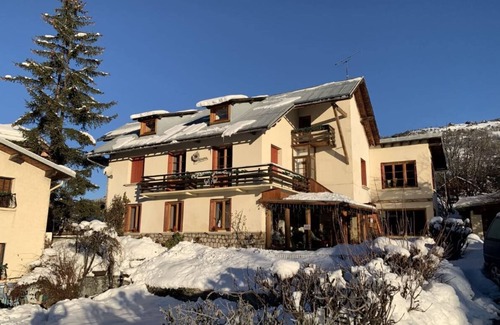Saint-Chaffrey Apartment | Le Rocher Blanc at the foot of the slopes