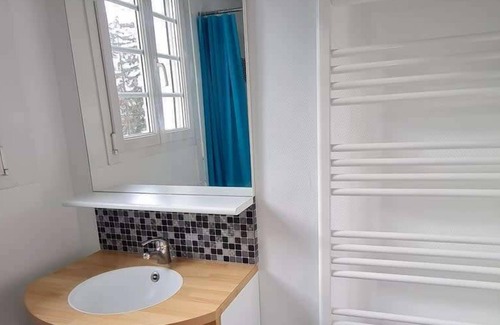 Poitiers Apartment | Le Rouge Saphir - Studio idéal pour 2 voyageurs