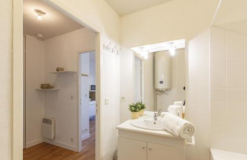 Laval Apartment | Le Salmson - 700m gare - Studio