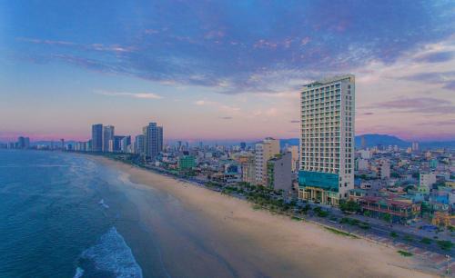Son Tra Hotel | Le Sands Oceanfront Danang Hotel