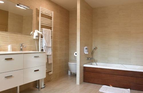 Les Cevennes House | Le Sens Six