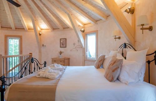 Veuvey-sur-Ouche House | Le Silo du Domaine des Ecus d'Or