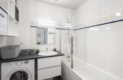 Madeleine-Champ de Mars Apartment | Le Sphinx by Cocoonr