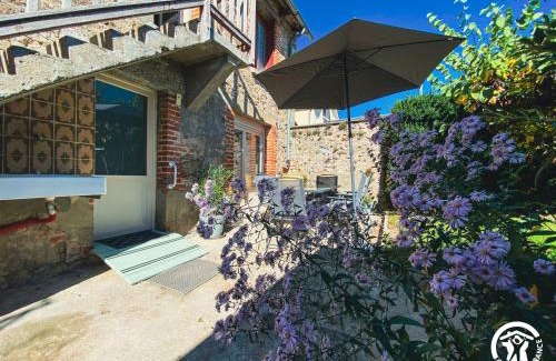 Le Nayrac House | Le Square des Fleurs