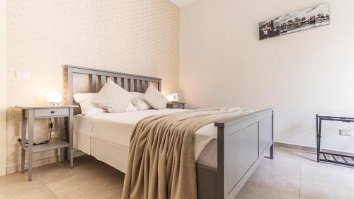 Mirandola Apartment | -Le stanze dei Pico- Wi-Fi, nel cuore di Mirandola e una terrazza unica sul tetto