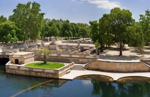 Cadereau Apartment | Le studio D'auguste- Cœur de Nîmes-chaleureux-emplacement idéal