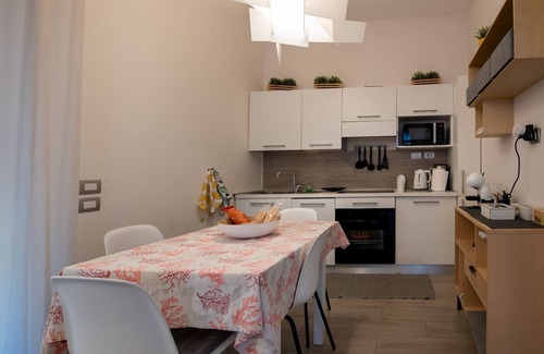 Historical Downtown Salerno Apartment | Le Terrazze sul Cortile - Yellow