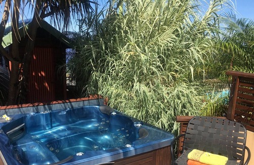 Piton Saint-Leu Apartment | Le Ti Jaque **** Beautiful T2 with garden, accessibility PMR, Pool & Spa