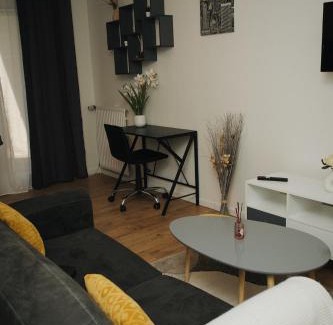 Pyramides Apartment | Le Vallès