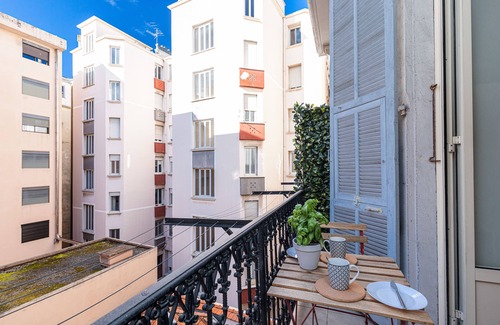 Musicians Quarter Apartment | Le Victor Hugo, air conditioning, elevator, balcony