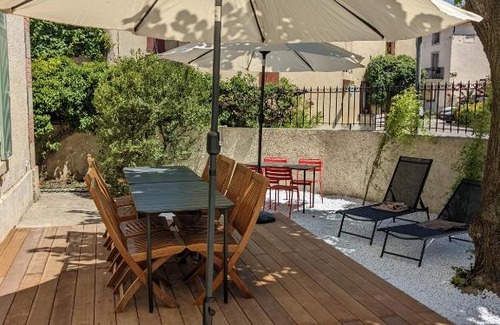 Cavillargues Villa | Le vieux tilleul