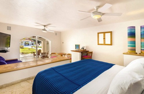 Salinas Resort | Leave your worries at the door!
