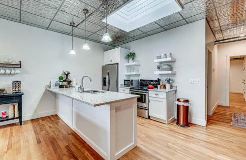 Lebanon Apartment | Lebanon Loft on the Downtown Square