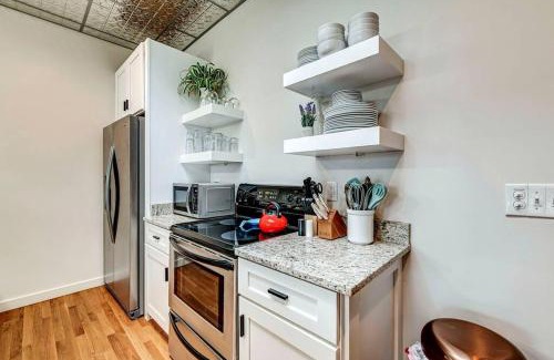 Lebanon Apartment | Lebanon Loft on the Downtown Square