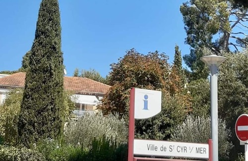 Les Lecques Apartment | LECQUES- St Cyr/Mer- BEACH FLAT ON FOOT-CLIM-WI-FI