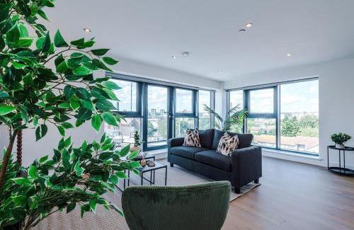 Leeds Apartment | Leeds City Centre - 2 bed Penthouse with balcony