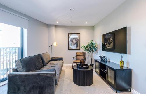 Holbeck Apartment | Leeds City Skyline Views - 2 Bed Flat