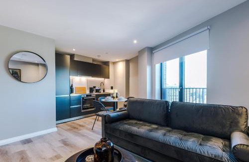 Holbeck Apartment | Leeds City Skyline Views - 2 Bed Flat