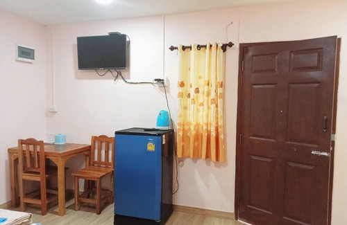 Wat Bowon Niwet Hotel | Leelawadee View Resort (Amnatcharoen)