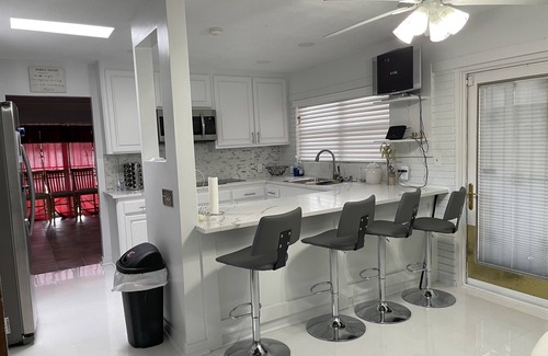 Tougaloo House | Legacy Estate Lake House