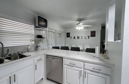 Tougaloo House | Legacy Estate Lake House