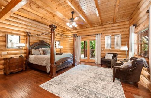 Gatlinburg - Pigeon Forge Ski Chalet | Legend Crest Lodge by Eden Crest