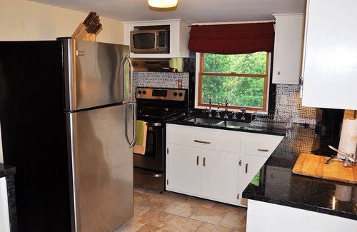 Saugerties House | Legendary Big Pink in Saugerties/Woodstock Minimum 3 night booking