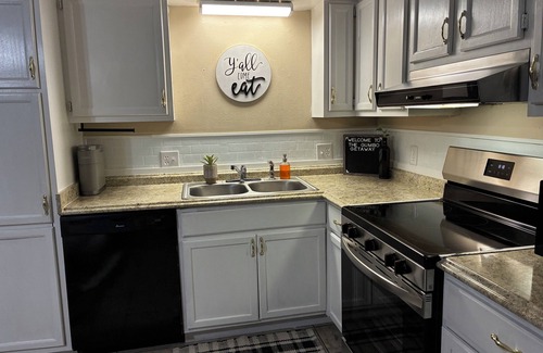 Houma Condo | Legendary Southern Charm. Short drive to NOLA