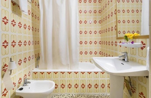 Playa d'en Bossa Hotel | LeibTour code: VICEGRELI-STD/♫Close to Ushuaia/Hi - ☀Pool + Close to the beach