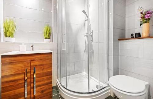 Oadby Apartment | Leicester1BR-WiFi-ModernApt-Kitchen-Sleeps2