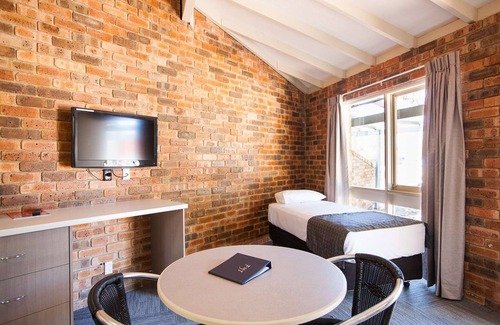 Rockingham Hotel | Leisure Inn