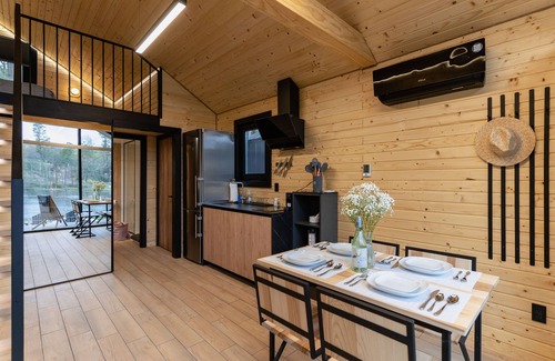 Scotrun Ski Chalet | Leisure Lake Resort: complex is on a Private Lake with 4 chalets