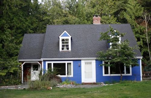 Union Hill-Novelty Hill House | Leisurely storybook country house near town