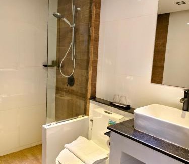 Chaweng City Center Hotel | Lek Lek Samui Room X Coffee Bar